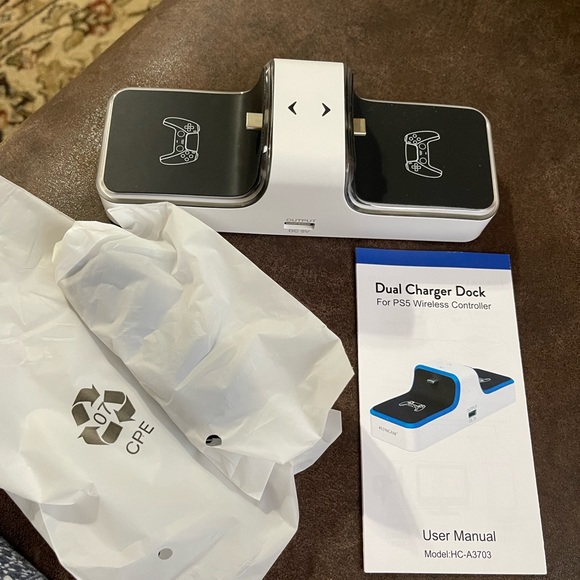 Dual charger dock - Picture 2 of 4